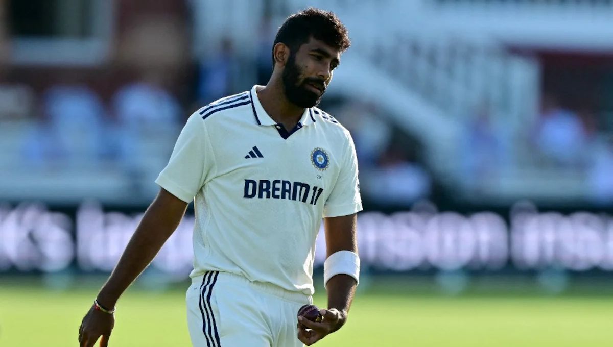 Bhuvneshwar kumar vs jashpreet bumrah